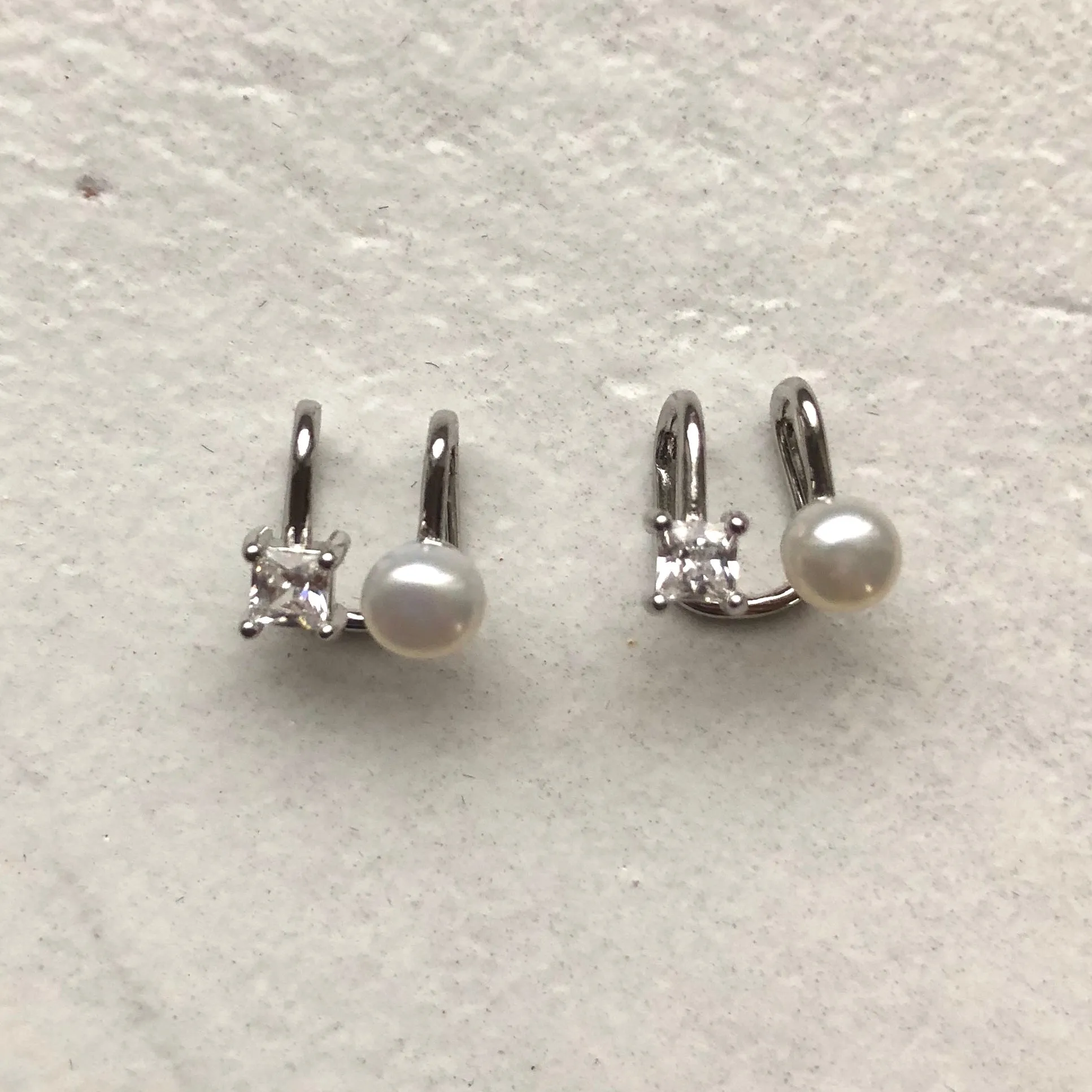 Cartilage earring with Pearl