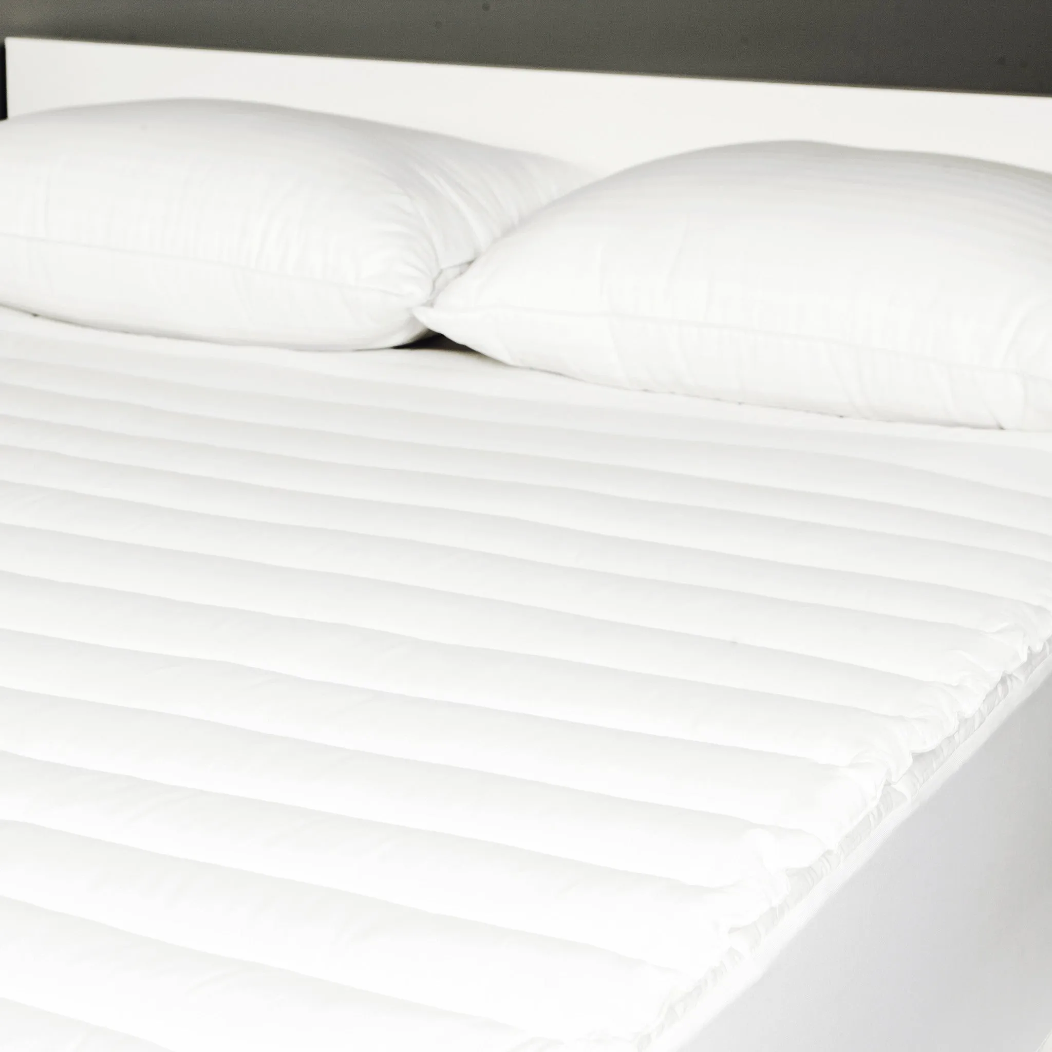 Exquisite Hotel Collection 190 Thread Count, Big And Soft Fiber Bed / Queen Size