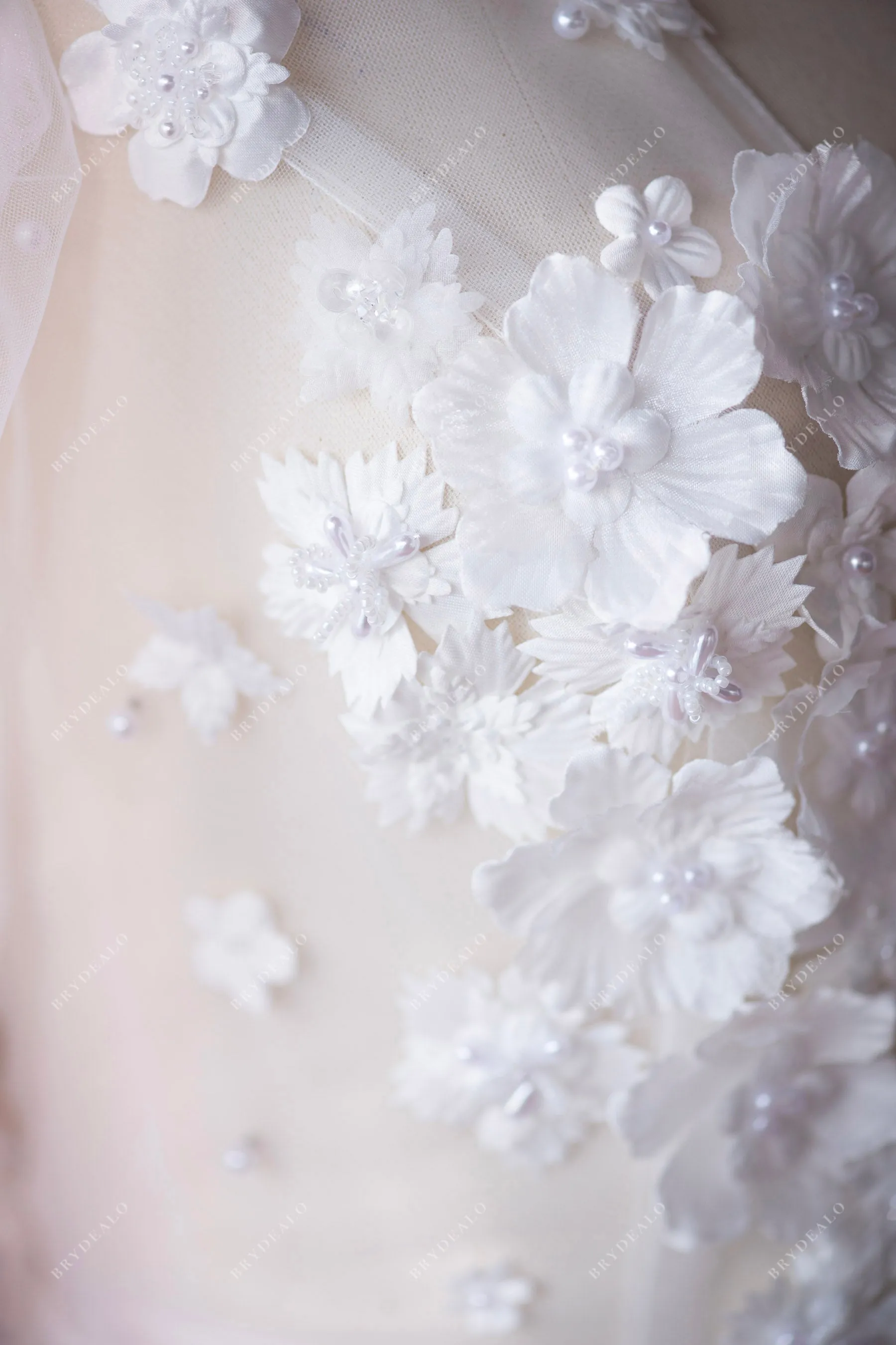 Exquisite Princess Bubble Sleeve Pearl Wedding Dress