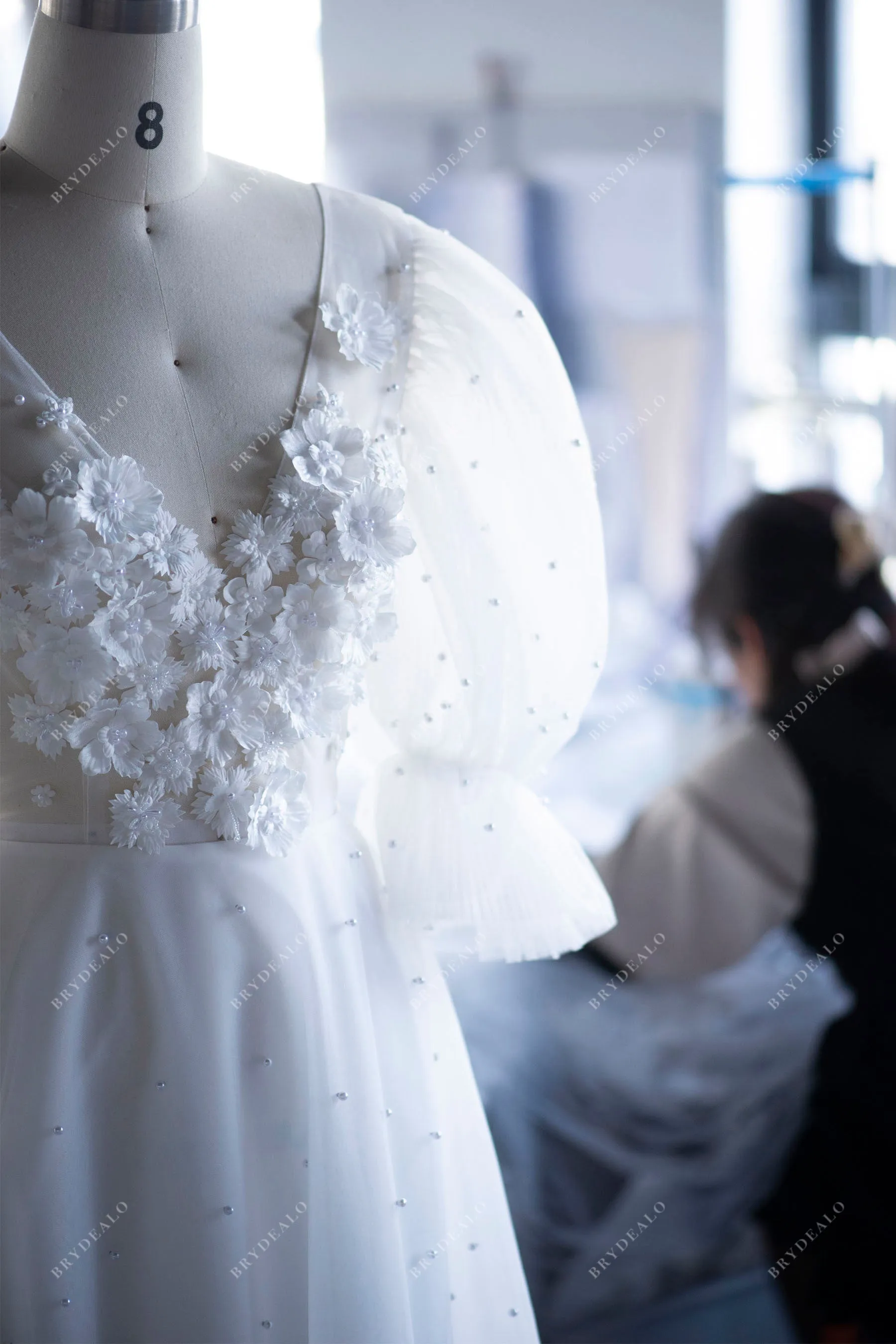Exquisite Princess Bubble Sleeve Pearl Wedding Dress