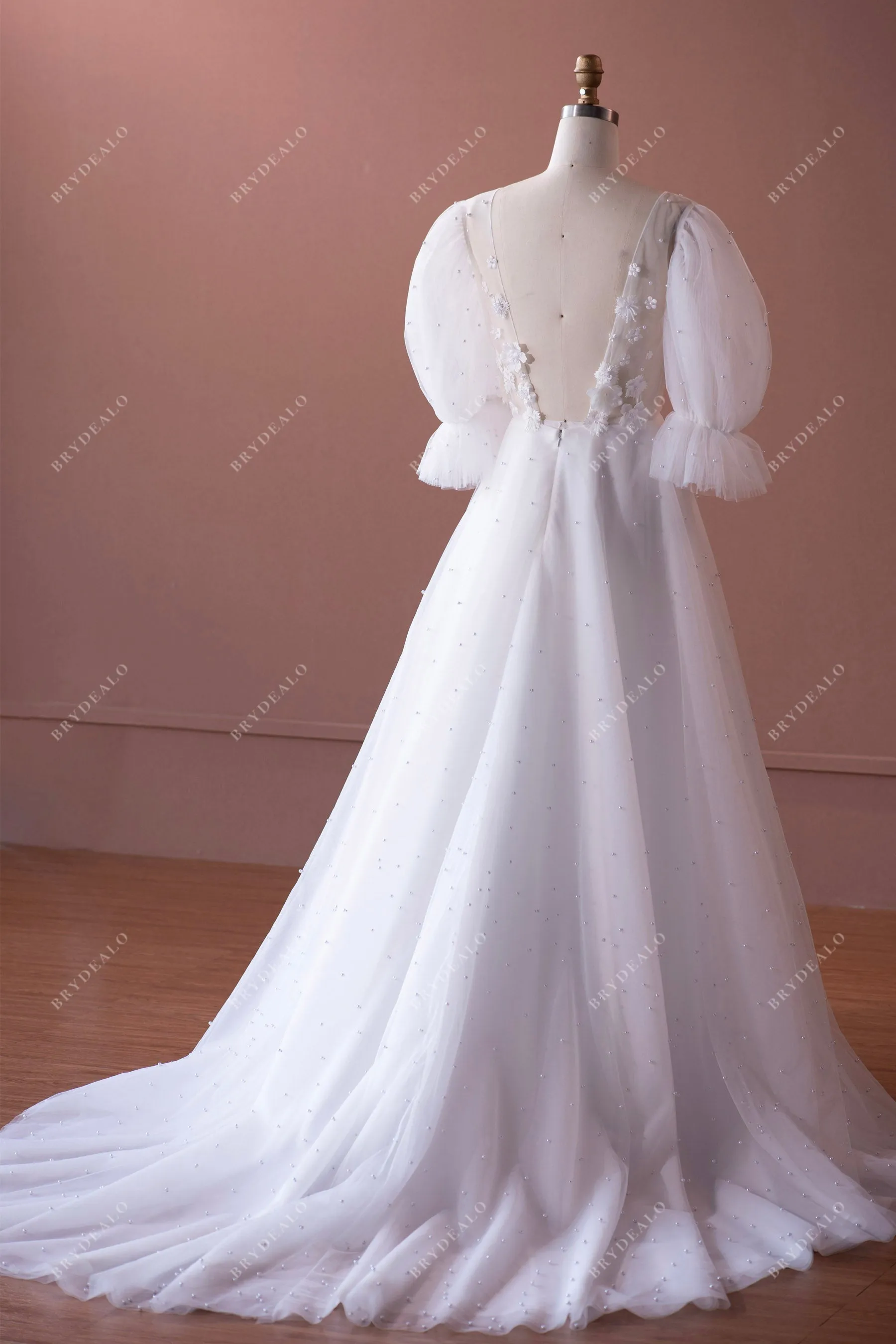 Exquisite Princess Bubble Sleeve Pearl Wedding Dress